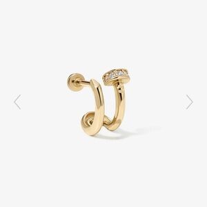 Adornmonde Bohdi nail piercing
14 karat solid gold, diamond, single earring